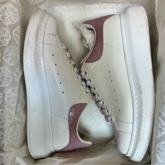 Antic pink Alexander McQueen sneakers! - Picture 6 of 9